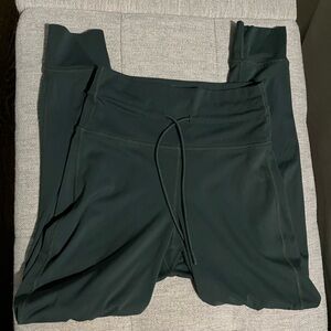 Quince dark green joggers size m